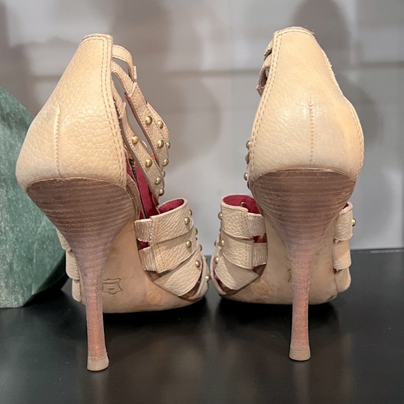 🤍BCBG MAX AZRIA Studded Leather Aceline Sandal - Picture 3 of 6